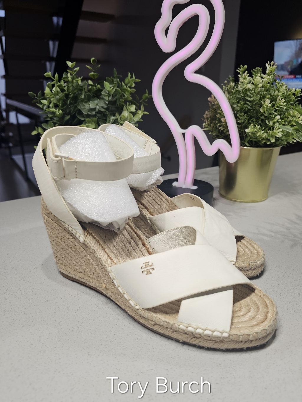 Tory Burch Sandales Sophistique Compense En Cuir Blanc Ivoire